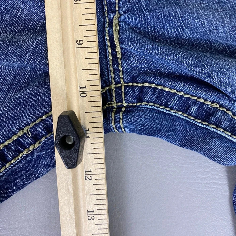 True Luck Jeans Men's Size 34x32 Blue Straight Leg Distressed Medium Wash Denim‎